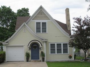 809 Lake Shore Dr, Escanaba, MI 49829