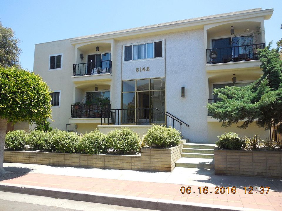 Apartment building