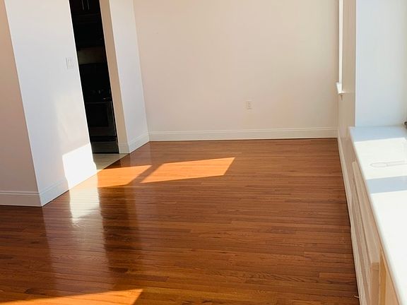 5th image of 346 E 29th St APT 5E