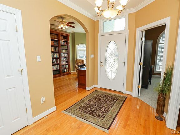 3rd image of 8128 Timberlake Ln