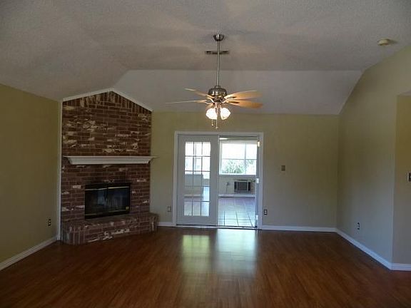 4th image of 905 Applewood Dr