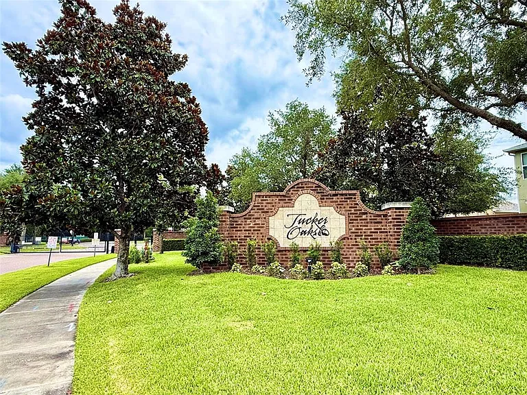 1535 Broken Oak Dr #37B — Photo 2