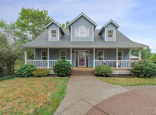 560 SE Parks Dr, Dundee, OR 97115