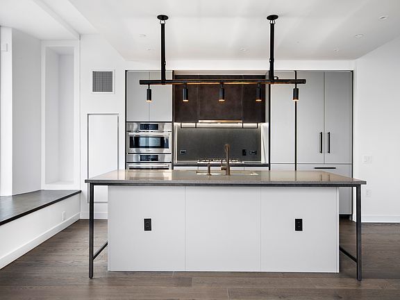 5th image of 11 Hoyt St #53A