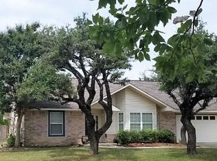 1602 Silver Saddle Dr, Kerrville, TX 78028