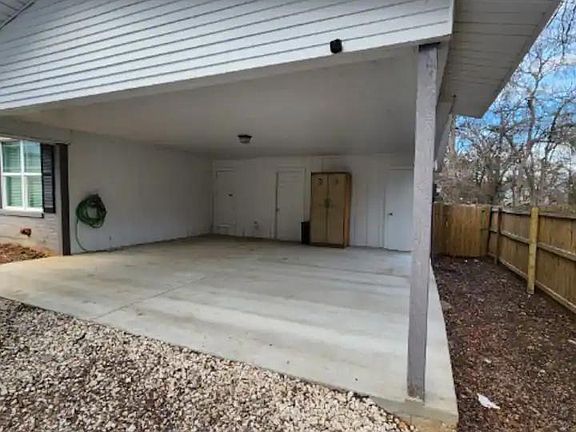 4th image of 3606 Brenda Ln