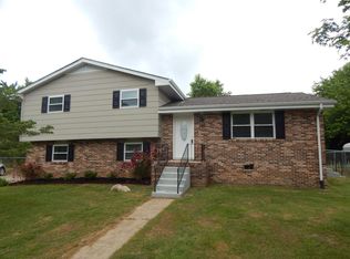 10 Dogwood Dr, Fort Oglethorpe, GA 30742