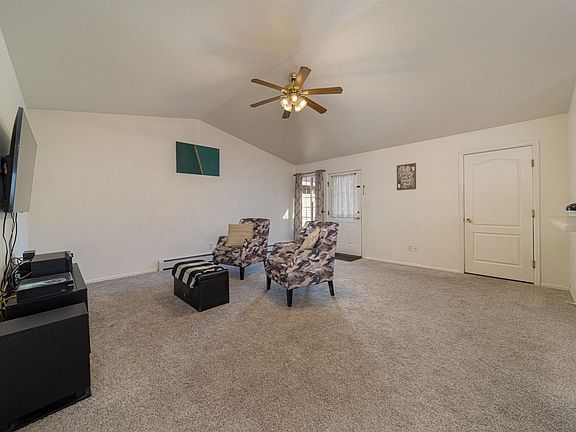4th image of 405 Broken Arrow Dr Unit A