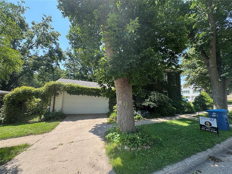 1st image of 318 2nd St SW