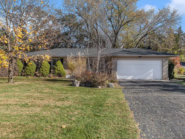 8041 Bluebird Dr, Brighton, MI 48116