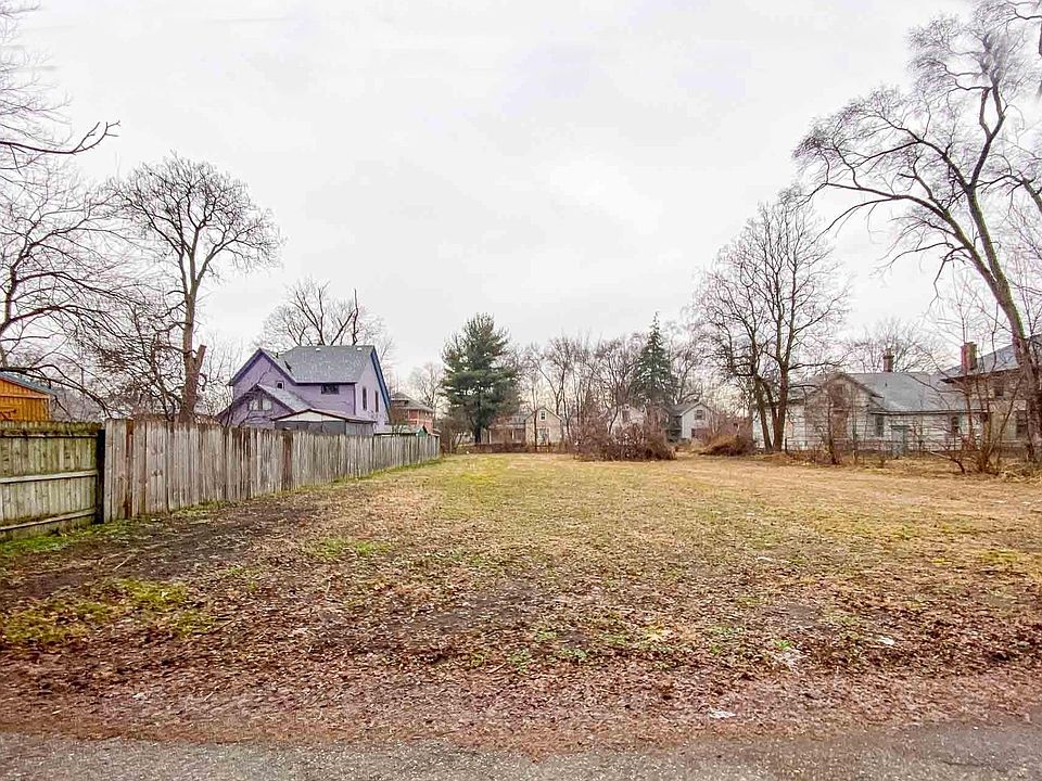 1st image of 725 Hoose Ct