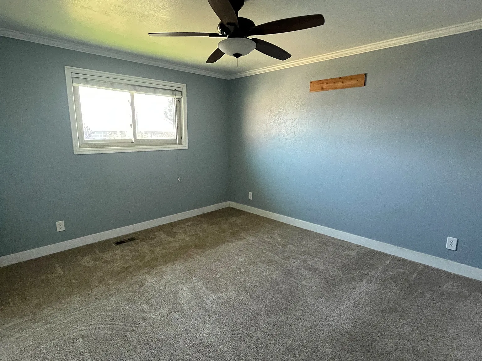 5 bed, 1900 sqft, $775 — Photo 3