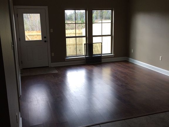 4th image of 11705 Burgess Ave Unit 6B