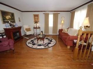 513 N Brighton Ct, Sterling, VA 20164