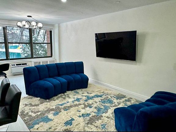 5th image of 75-26 Bell Blvd APT 1D