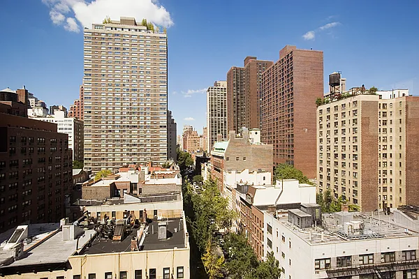 Sold by Engel & Völkers New York City | media 23