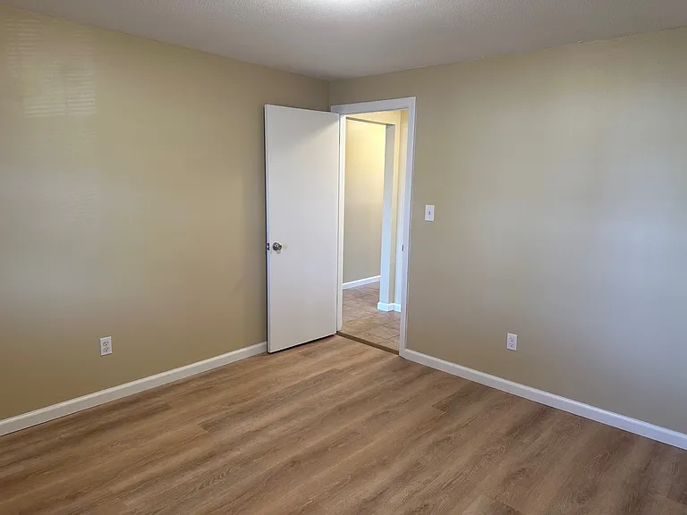 Notre Dame Apartments — Photo 24