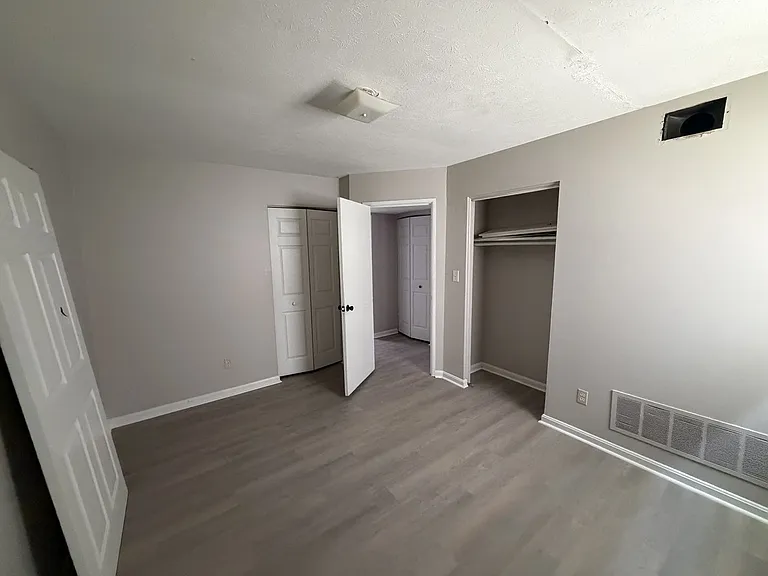 5452 New Cut Rd — Photo 2