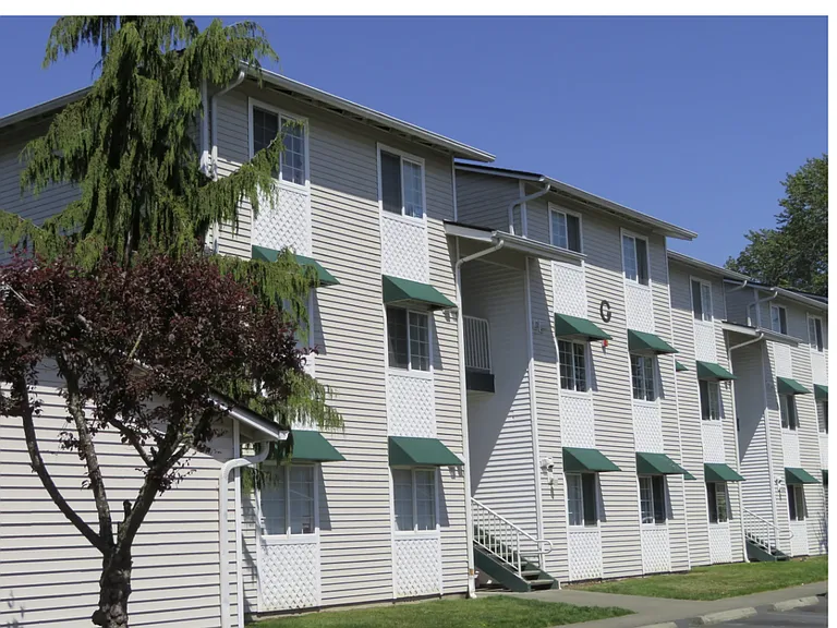 Winterhill Apartments — Photo 3