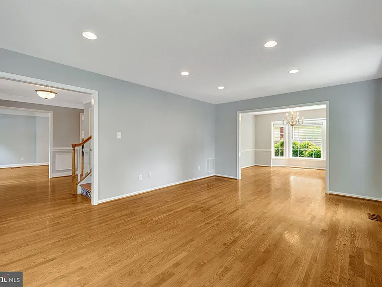 8995 Parliament Dr — Photo 20