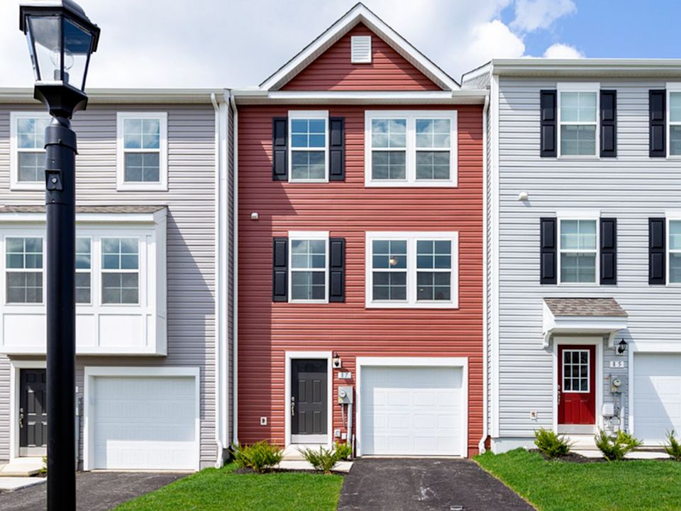 Homestead Acres Townhomes by DRB Homes in Hanover PA | Zillow