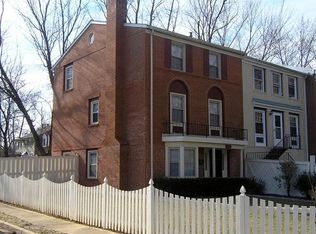 8182 Fernlake Ct, Alexandria, VA 22309