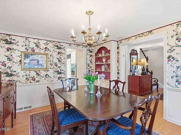 5th image of 27 Wexford Road