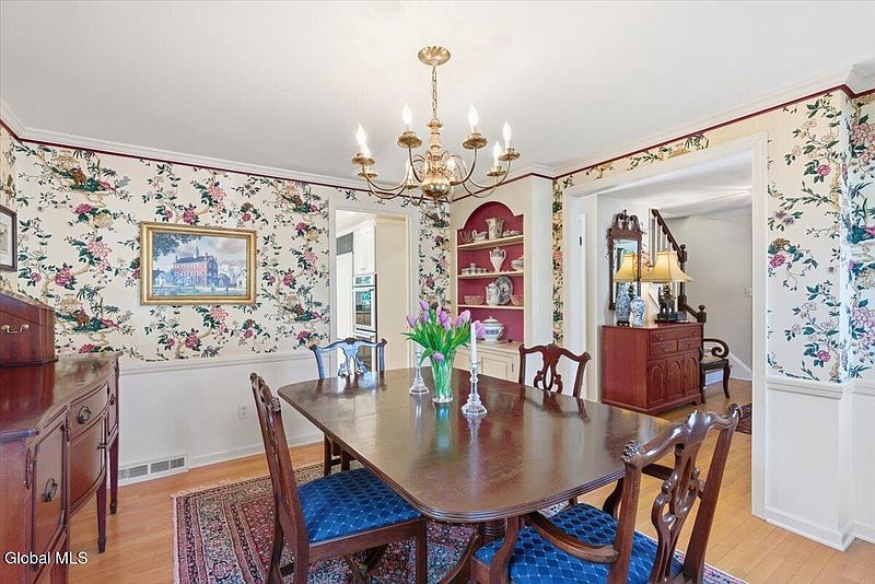 5th image of 27 Wexford Road