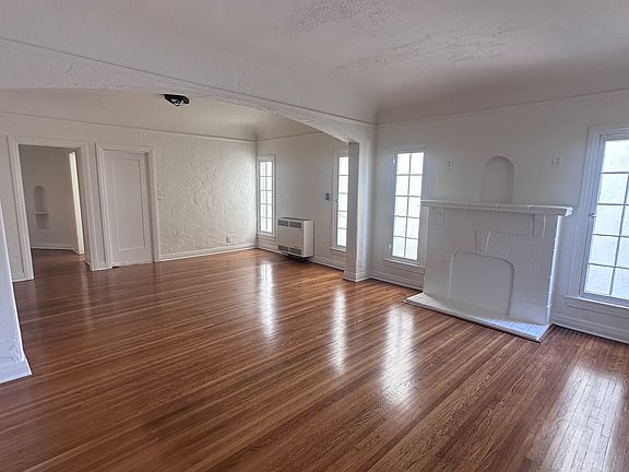 3rd image of 1048 N Sierra Bonita Ave #1048