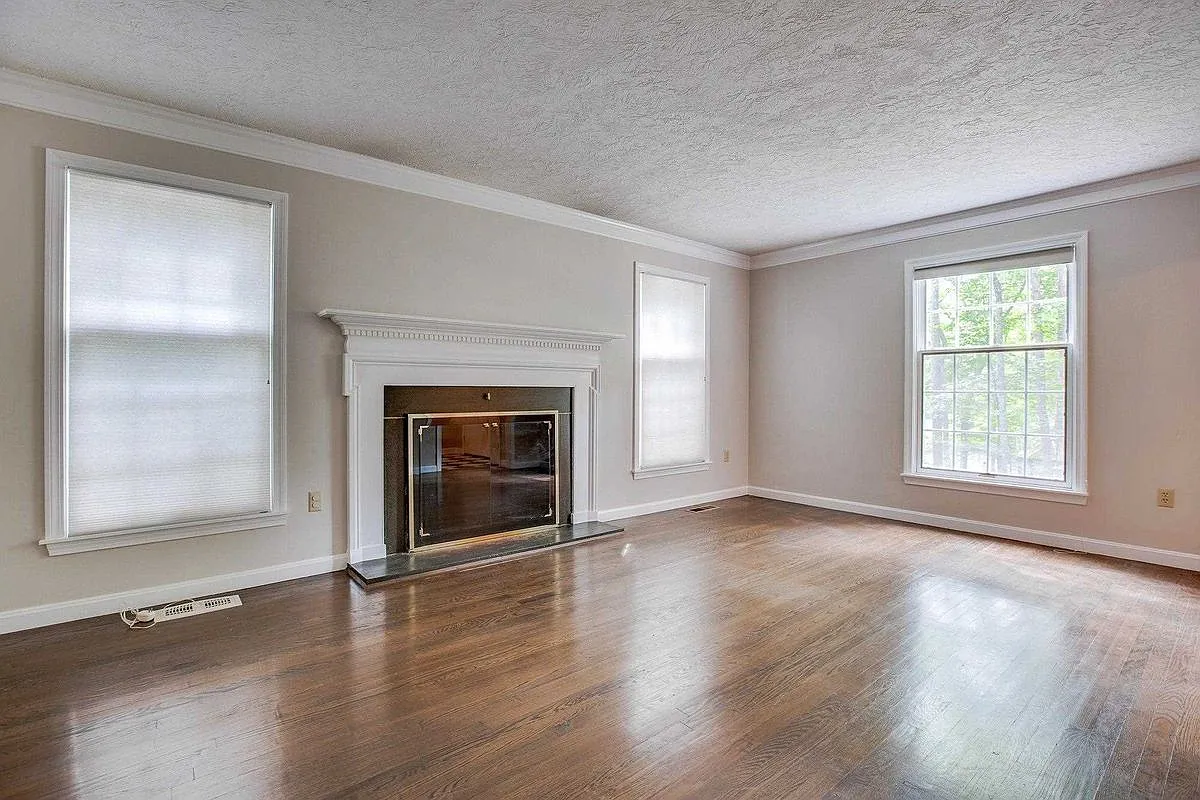 3 bed, 3.0 bath, 2853 sqft, $4,250 — Photo 4