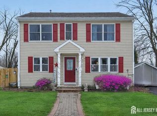 9 Diamond Ct, East Brunswick, NJ 08816