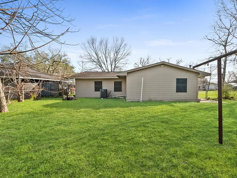 6015 Ridgeway Dr — Photo 16