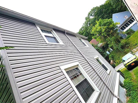 3rd image of 845 Gephart Dr