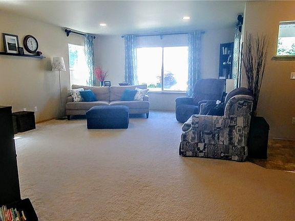 3rd image of 6912 Zenda Dr SE