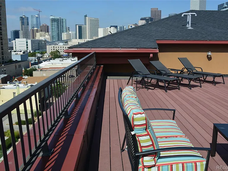 1120 Delaware St #406 — Photo 24