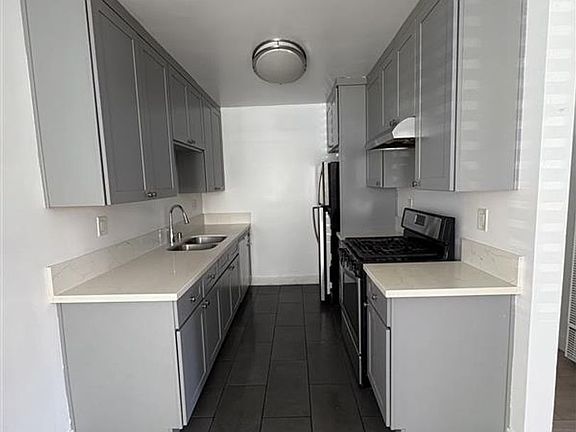 4th image of 445 Rose Ave #455-03