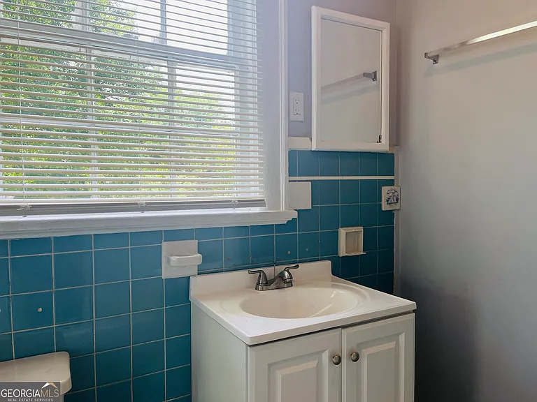 504 Broad St #7 — Photo 16