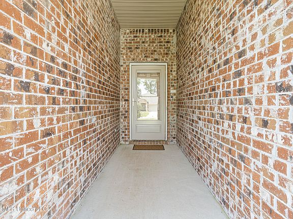 4th image of 118 Rosie Dr