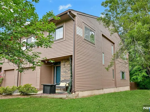 211 Yorktowne Ct #211F, Township Of Washington, NJ 07676