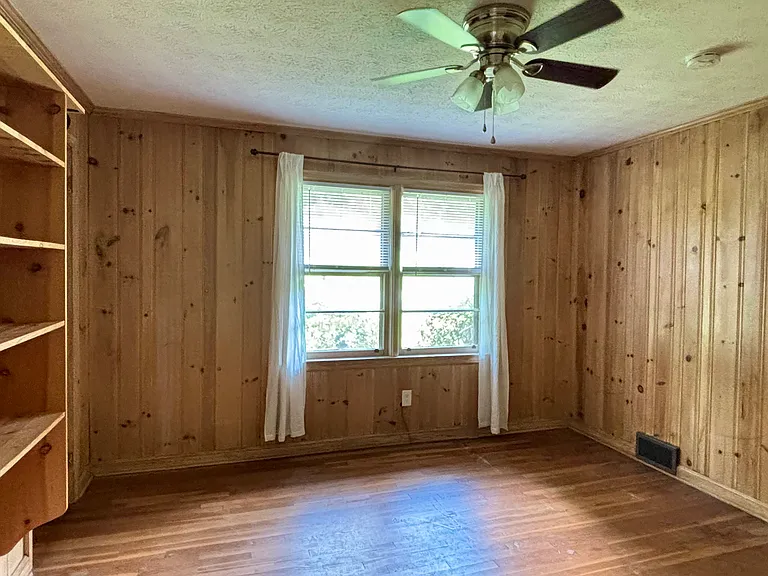 2704 Harrington Dr — Photo 5