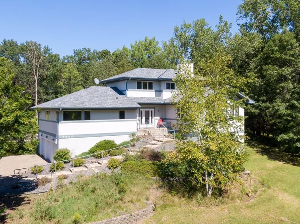 9800 Alaureate Trail Ct, Inver Grove Heights, MN 55077