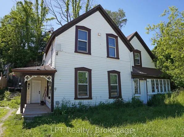 726 Berford St, South Bruce Peninsula, ON N0H 2T0