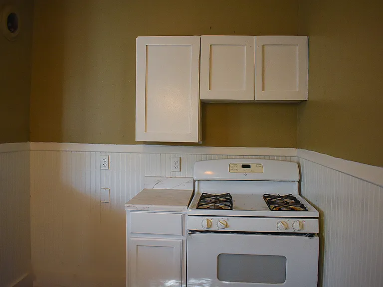 2246 E Houston St — Photo 27