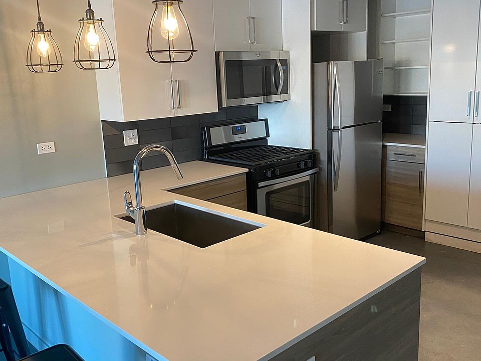 1st image of 1245 N Milwaukee Ave #204