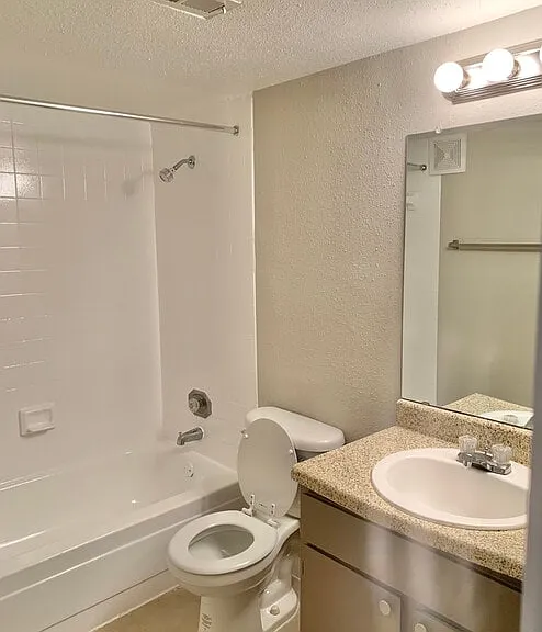 Villa Nueva Apartments — Photo 38
