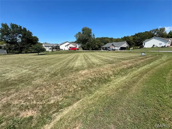 679 Incline Vlg, Wright City, MO 63390