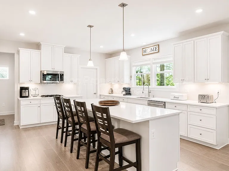 11710 Southview Ct — Photo 4