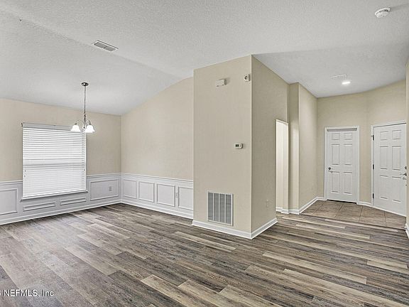 5th image of 9122 HONEYBEE Lane