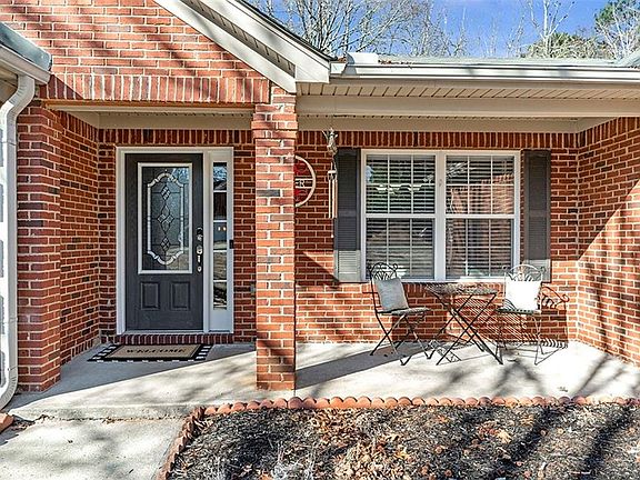 3rd image of 69 Red Bud Rd