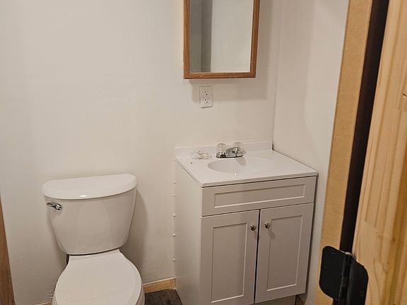 3rd image of 104 S Veterans Dr
